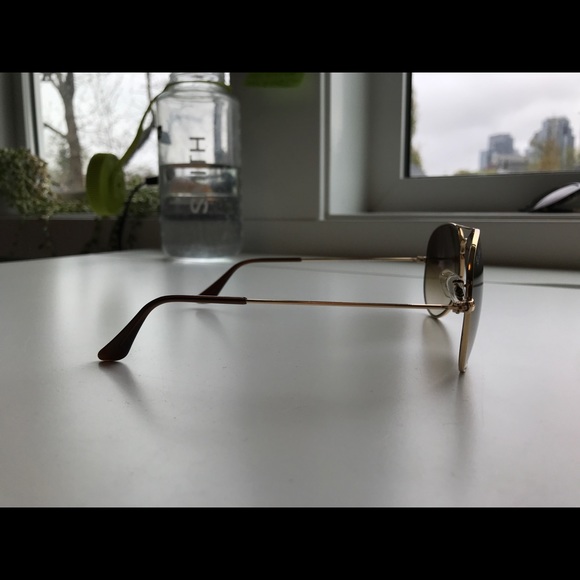 Ray-Ban Classic Aviator - Picture 3 of 4